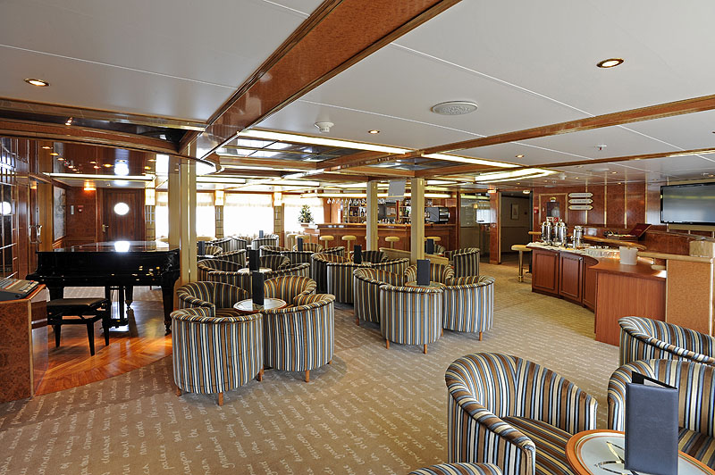 AQ0510PL10_island_sky-lounge.jpg [© Last Frontiers Ltd]