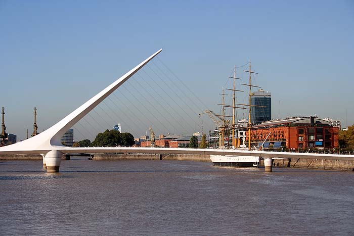 AR0405EP350_puerto_madero.jpg [© Last Frontiers Ltd]