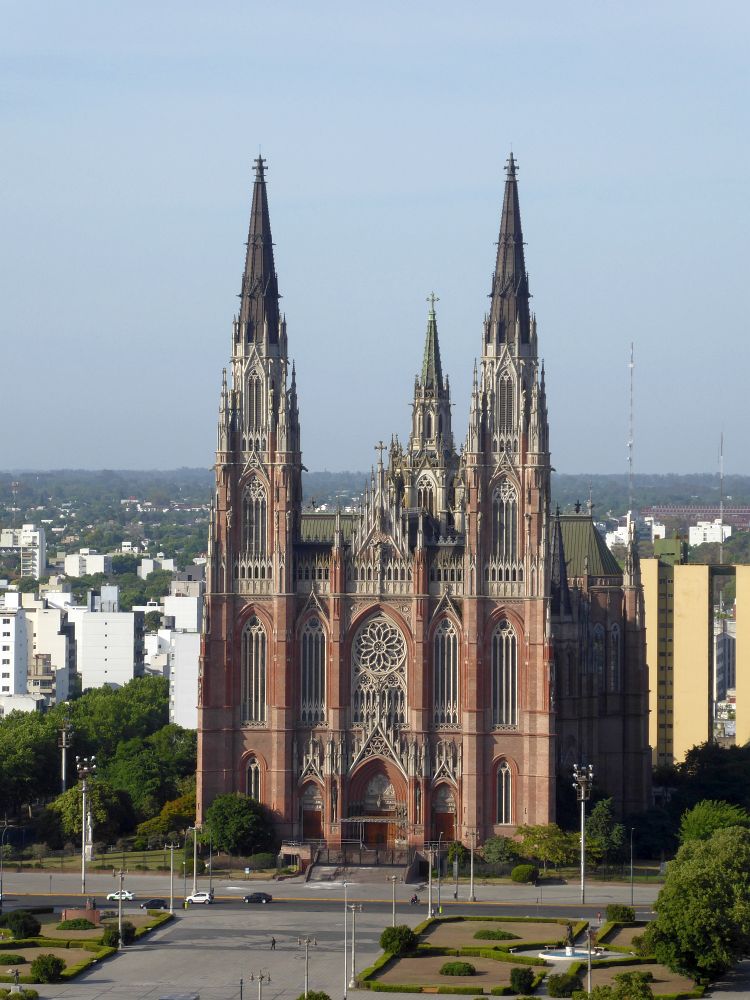 AR2211EP373_la-plata-cathedral.jpg [© Last Frontiers Ltd]