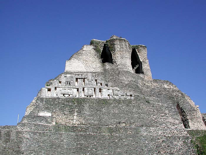 BZ1002RH015_xunantunich.jpg [© Last Frontiers Ltd]