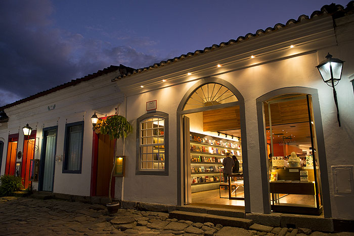 BR14PL10_pousada-literaria-bookshop.jpg [© Last Frontiers Ltd]