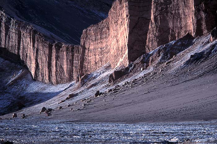 Bob_Pearson_Valley_Moon_Chile.jpg [© Last Frontiers Ltd]