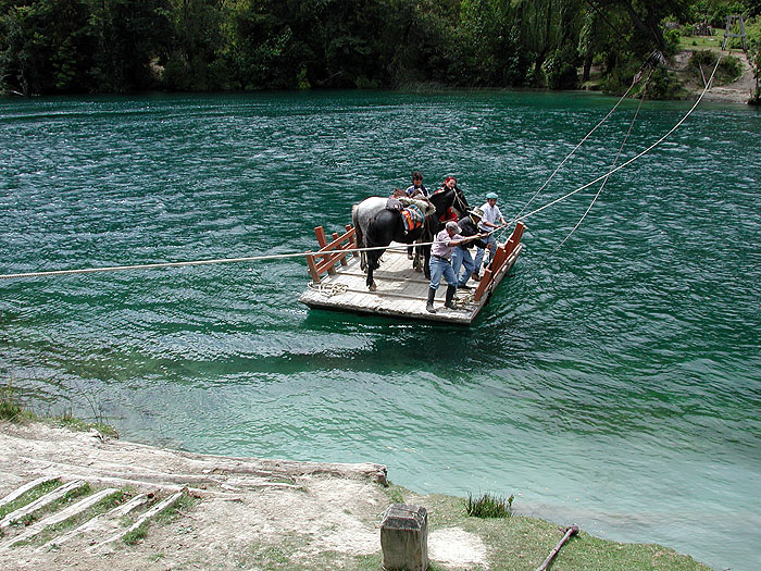 CH1101RH0265_Manual_Ferry.jpg [© Last Frontiers Ltd]