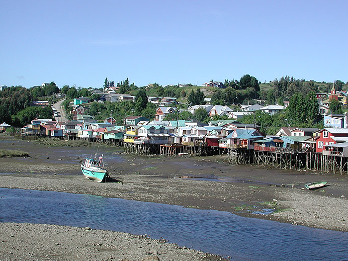 CH1101RH0319_Castro_Chiloe.jpg [© Last Frontiers Ltd]