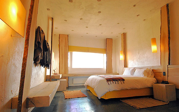 CL06RE02_remota-bedroom-003.jpg [© Last Frontiers Ltd]