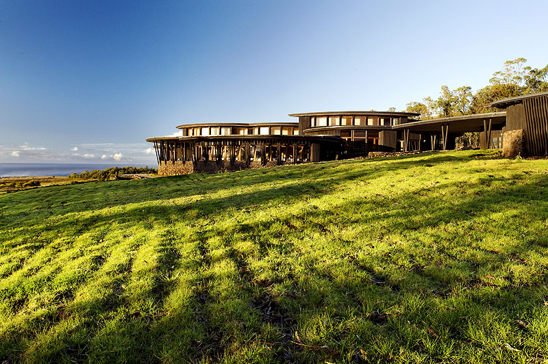 CL08EX01_explora-rapa-nui-exterior.jpg [© Last Frontiers Ltd]