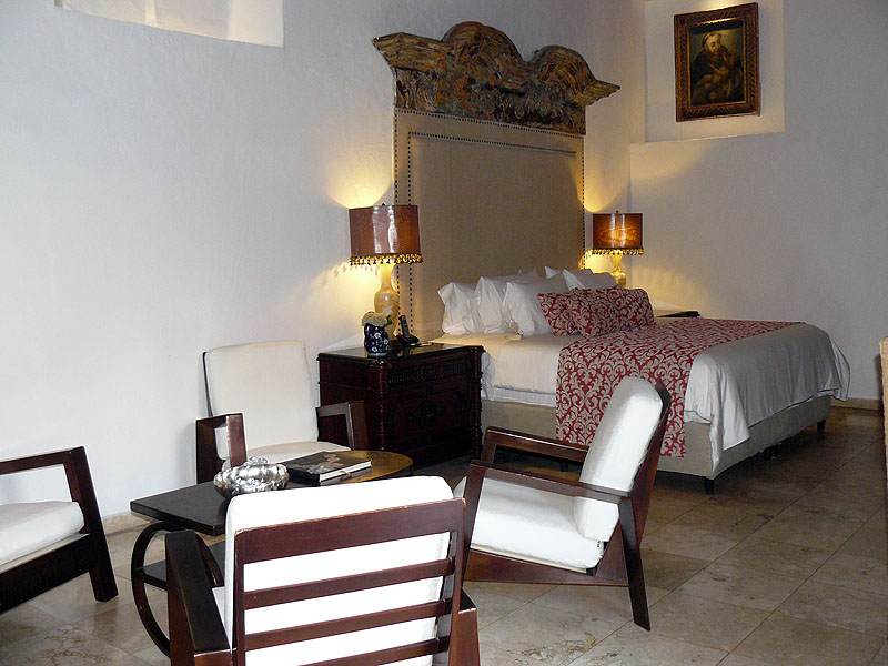 CO0517SM728_cartagena-casa-del-arzobispado-junior-suite.jpg [© Last Frontiers Ltd]