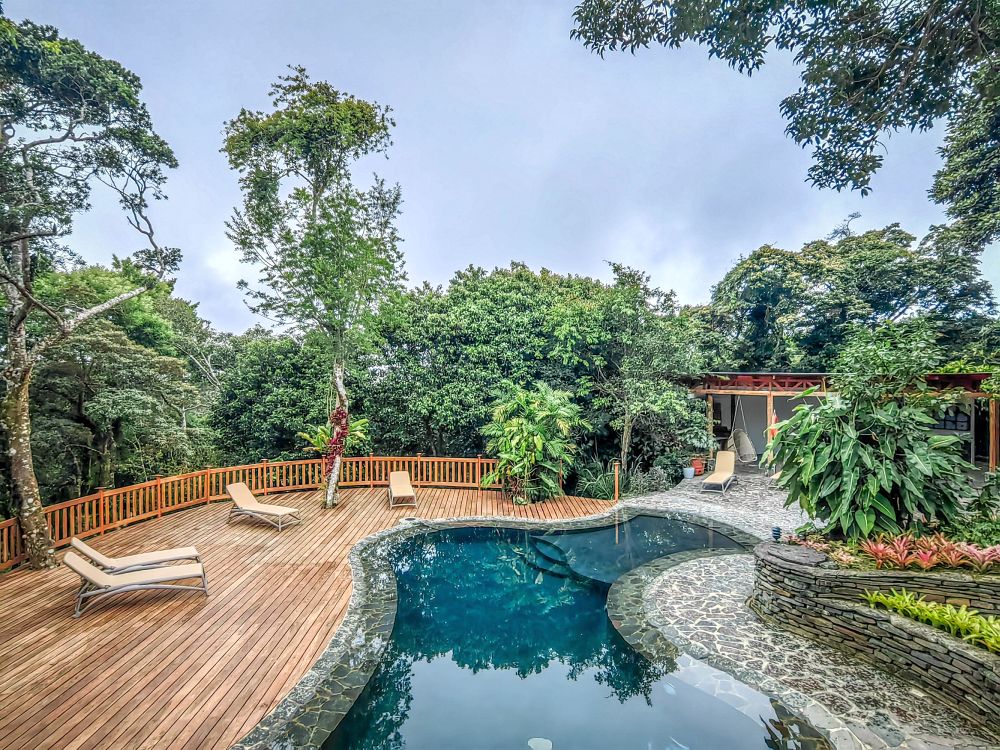 005CR2301ML_monteverde-lodge-pool.jpg [© Last Frontiers Ltd]