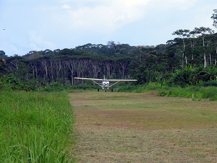 EC07SH_huaorani_40Simon.jpg [© Last Frontiers Ltd]