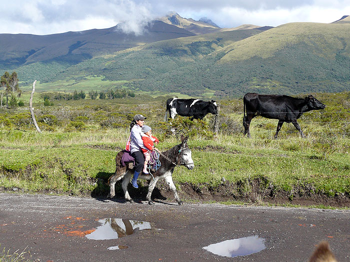 EC1208SM363_riding-from-hosteria-chilcabamba.jpg [© Last Frontiers Ltd]