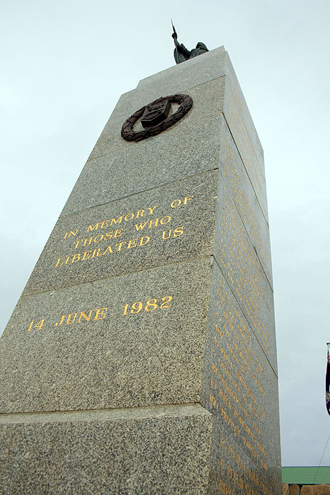 FK0310LD0689_stanley-war-memorial.jpg [© Last Frontiers Ltd]