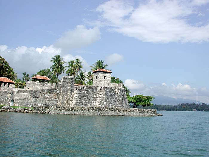 GU0402EP1302_Castillo_San_Felipe.jpg [© Last Frontiers Ltd]