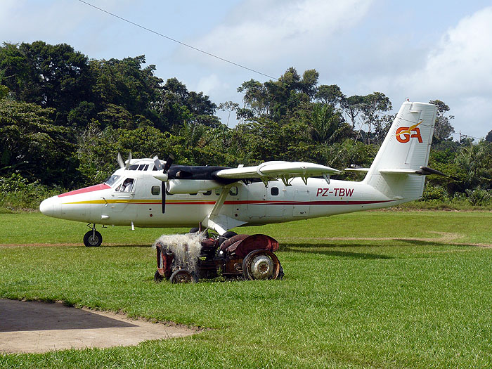 SR0408RB470_flight_to_awarradam.jpg [© Last Frontiers Ltd]