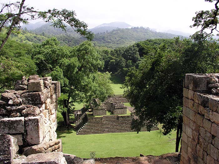 HN0704EP211_copan_ruins.jpg [© Last Frontiers Ltd]