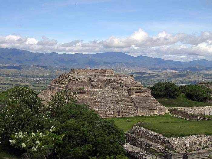 MX0905AJ082_monte_alban_oaxaca.jpg [© Last Frontiers Ltd]