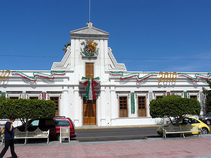 MX0910JF176_la-paz.jpg [© Last Frontiers Ltd]