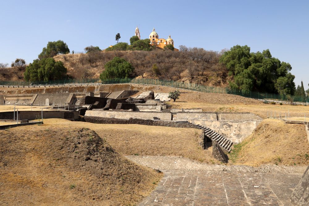 MX2404EP231_cholula.jpg [© Last Frontiers Ltd]