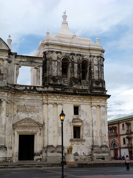 NI0913SM0652_leon-cathedral.jpg [© Last Frontiers Ltd]