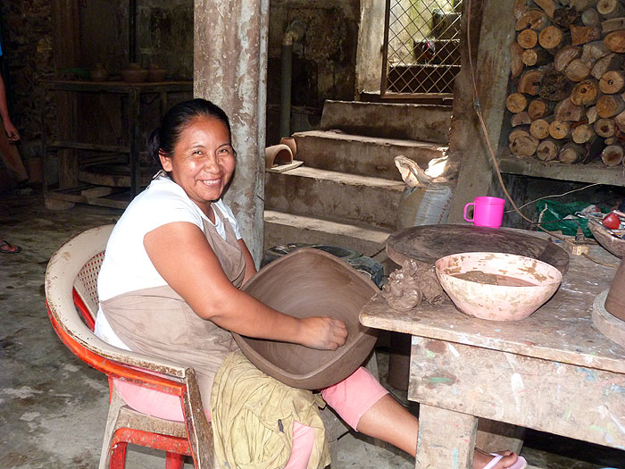 NI0913SM0704_san-juan-de-oriente-pottery.jpg [© Last Frontiers Ltd]