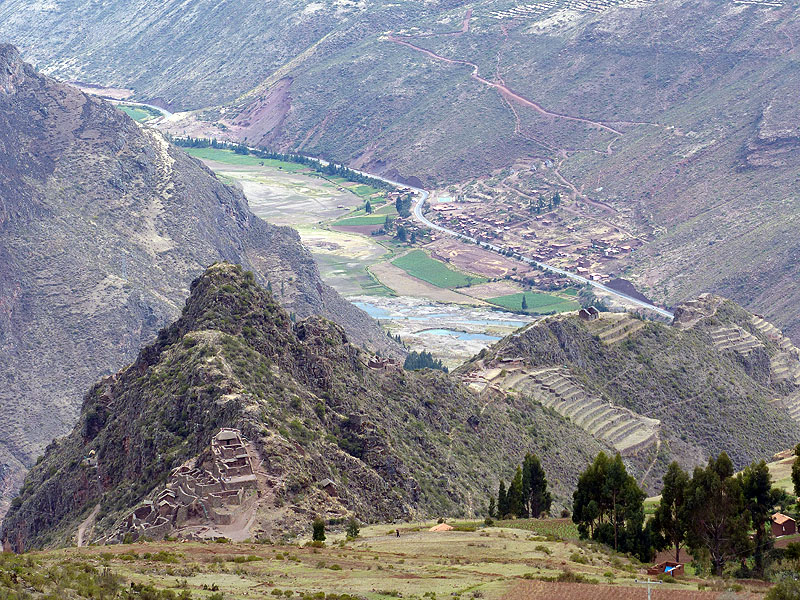 PE1014JL0727_mlp_lares_day2_amaru_to_viacha_and_pisac.jpg [© Last Frontiers Ltd]