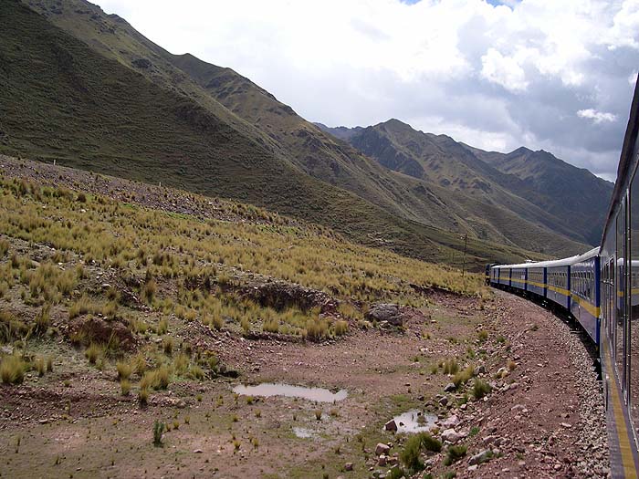 PE1105SM264_train_puno_cusco.jpg [© Last Frontiers Ltd]