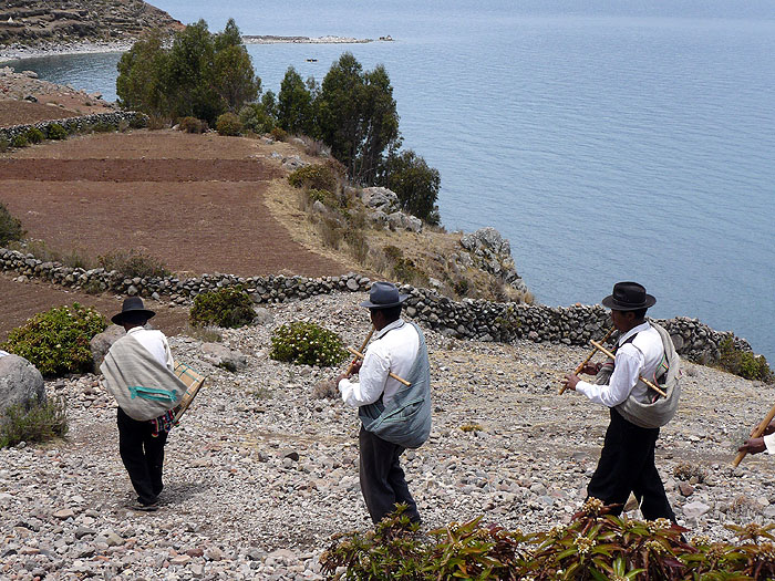 PE1109SM080_amantani-lake-titicaca.jpg [© Last Frontiers Ltd]