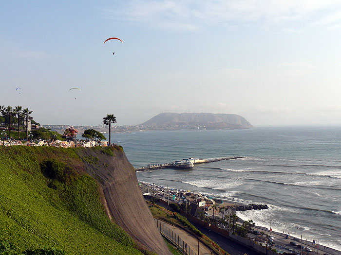 PE1114FD059_parsailors-miraflores-lima.jpg [© Last Frontiers Ltd]